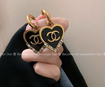 side image for Chanel arete - 3