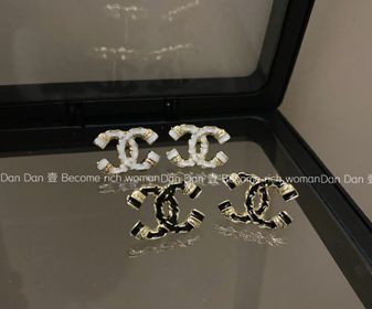 side image for Chanel arete - 2