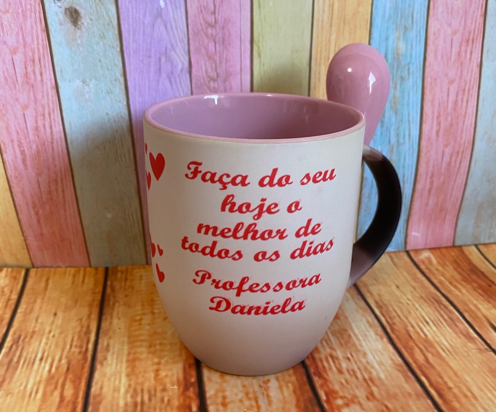 Caneca de Cerâmica Mágica com Colher 