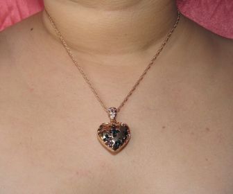 side image for Collar corazón 3D - 1